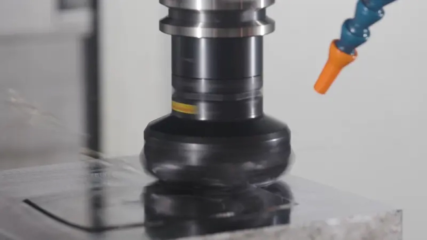 CNC stroj